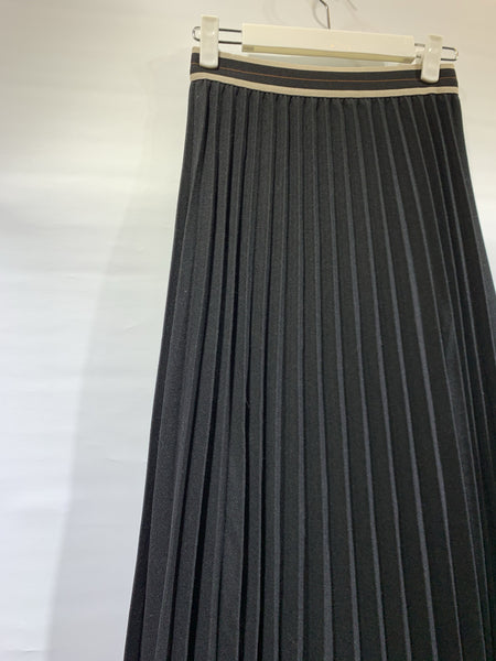韓國🇰🇷黑色/灰色橡筋腰絨料百摺裙