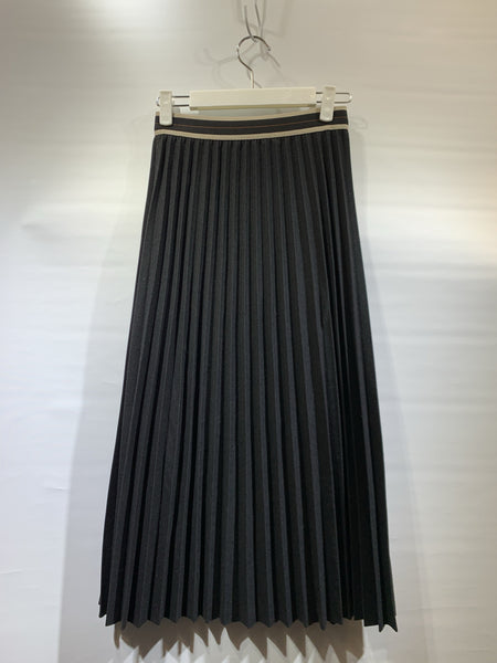 韓國🇰🇷黑色/灰色橡筋腰絨料百摺裙