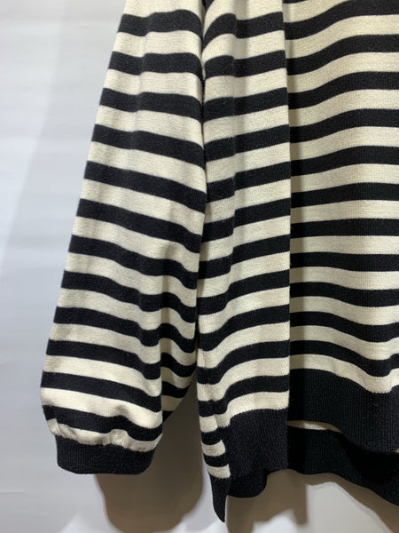 韓國🇰🇷黑色/米白色橫間針織衫