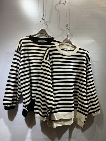 韓國🇰🇷黑色/米白色橫間針織衫