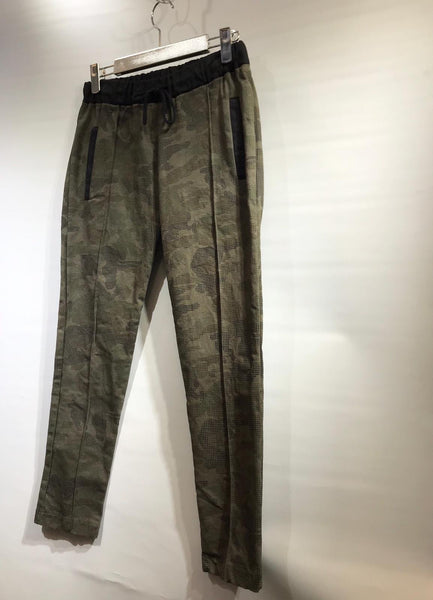 韓國🇰🇷綠色迷彩貼身褲(有彈性）