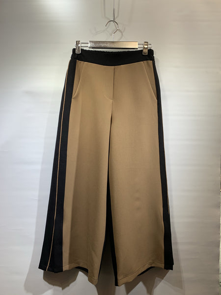 韓國🇰🇷杏色拼黑色開叉腳直筒褲