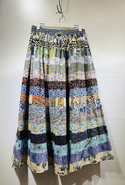 日本🇯🇵彩色碎花橫間款布料半截裙