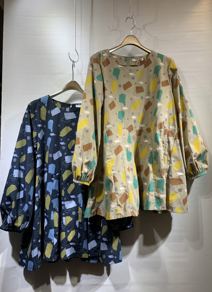 日本🇯🇵啡杏色/藍色圖案布top