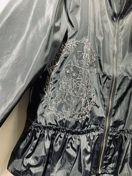 日本🇯🇵黑色有帽車線貓咪圖案風褸