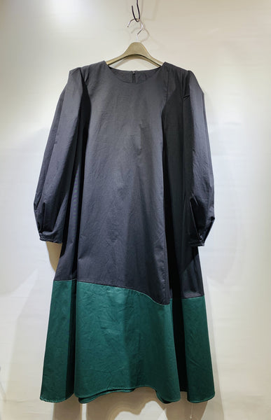 日本🇯🇵黑色中袖拼綠色腳布料one piece