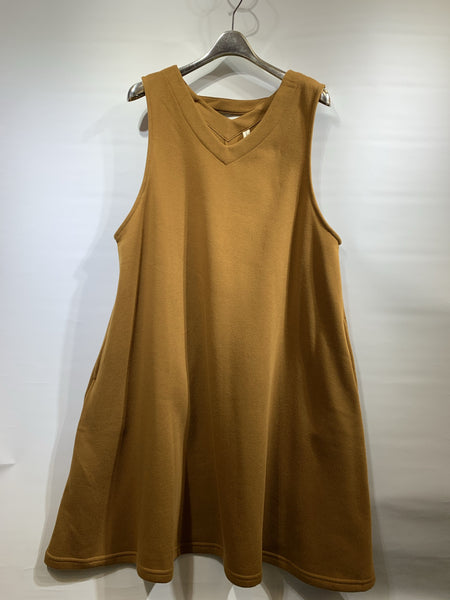 日本🇯🇵灰色/啡色棉料毛底背心one piece