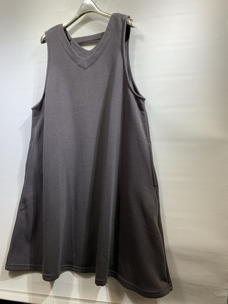 日本🇯🇵灰色/啡色棉料毛底背心one piece