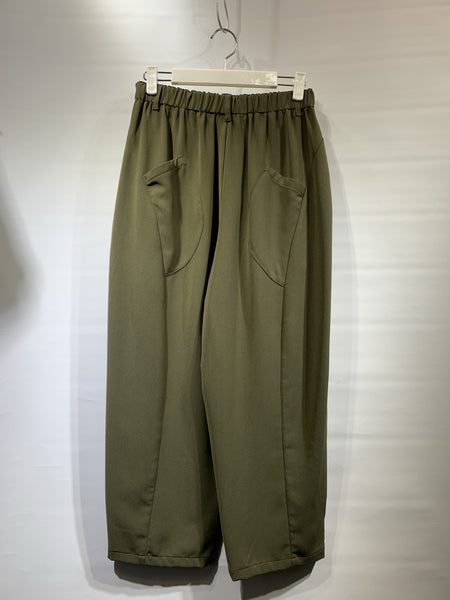 日本🇯🇵綠色滑料褲