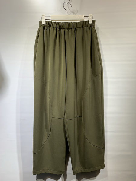 日本🇯🇵綠色滑料褲