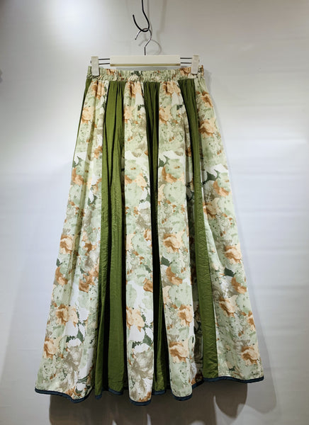 日本🇯🇵綠色碎花拼色半截裙