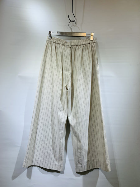 日本🇯🇵米色直間直筒褲（有彈性）